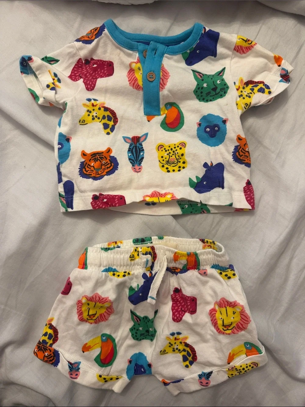 Baby Boden 2 piece set 0-3 months - white with Multicolor Animals worn once
